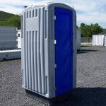 Wc chimico nuovo con valvola di raccordo e lavabo